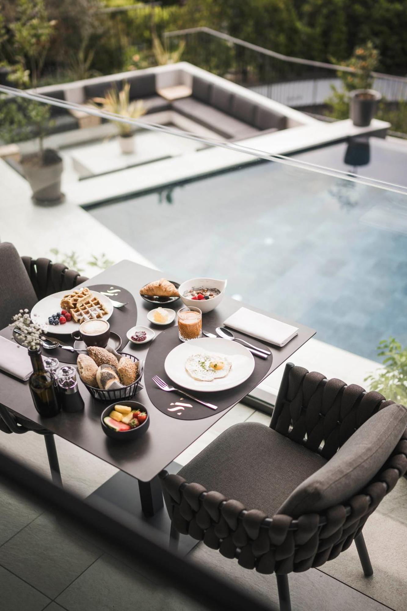 Somvita Suites Tirolo Ngoại thất bức ảnh