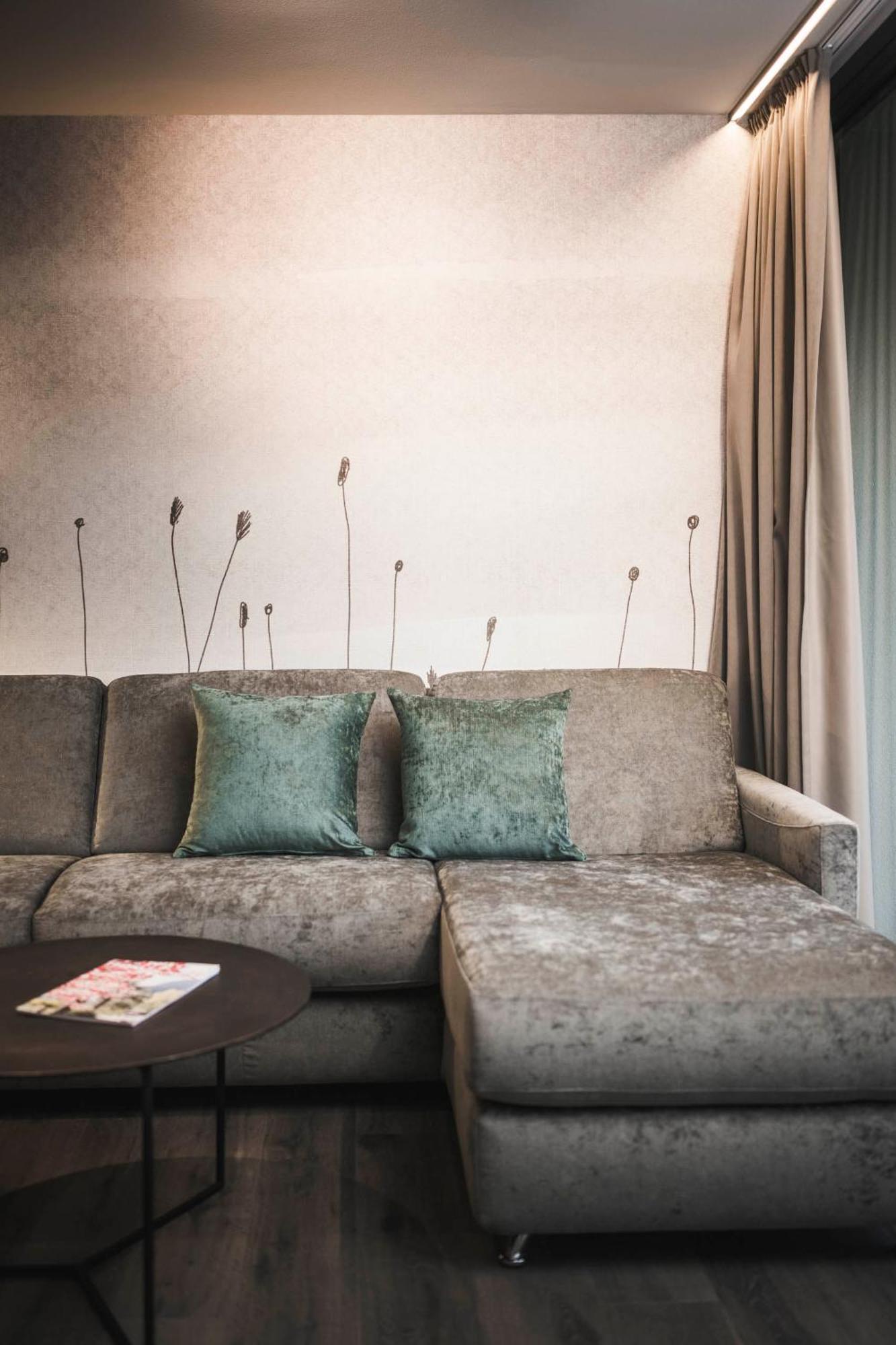 Somvita Suites Tirolo Ngoại thất bức ảnh